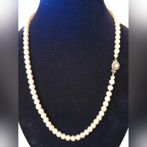 Vintage 1969 Sarah Coventry faux pearl "First Lady" necklace